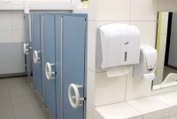 kita_st_winfried_unser_kindgerechter_waschraum_ansicht_toilettentueren
